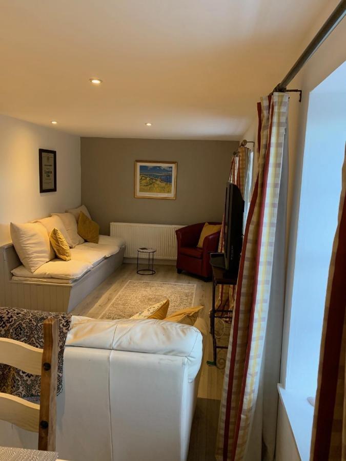 Hill House - Mews Town House, In A Quiet Private Close, In The City Centre Of Inverness. Exterior photo